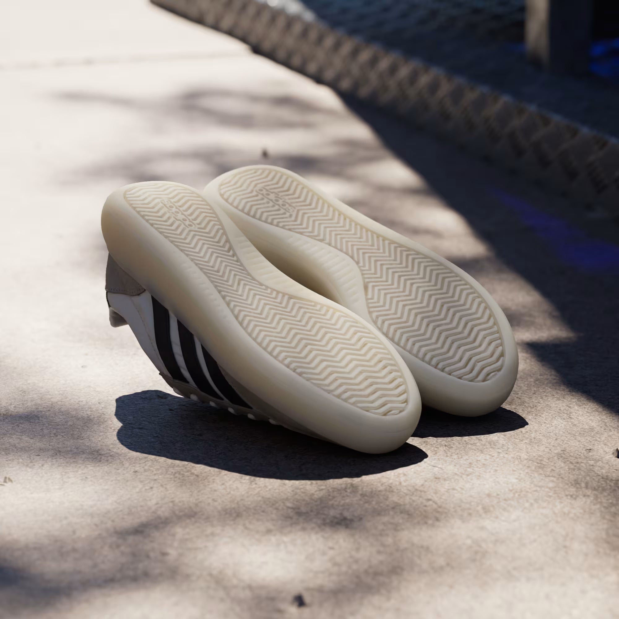 Adidas - Tenis Barreda Decode para Mujer – Blanco, Negro y Gris